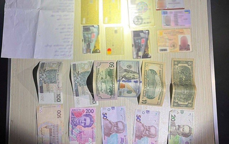У Коростенському районі затримали чоловіка, який вимагав у судді гроші