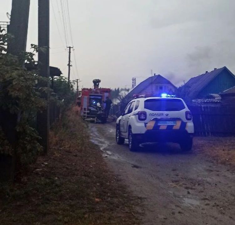 У Малині загорівся будинок, в який влучила блискавка