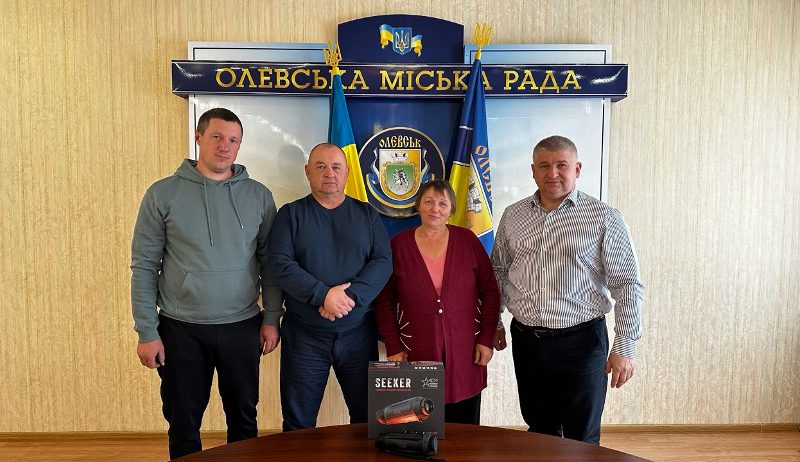 Захиснику з села на Олевщині передали тепловізор
