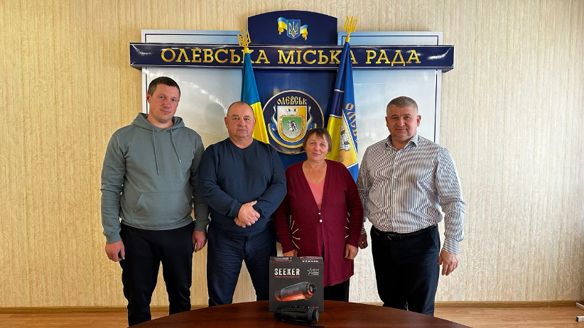 Захиснику з села на Олевщині передали тепловізор