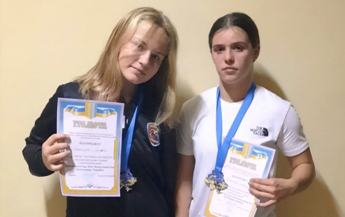 На Всеукраїнському турнірі з вільної боротьби коростенські спортсменки вибороли срібні медалі