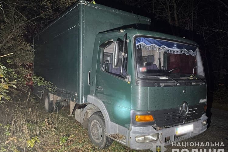 Вів велосипеда в руках: на Олевщині водій авто збив чоловіка