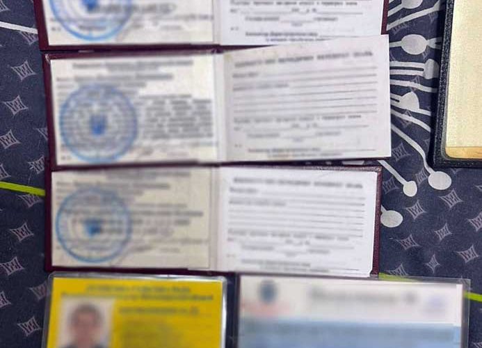 Депутат однієї з міськрад на Житомирщині вирішив збагатитися та вимагав хабар у підприємця