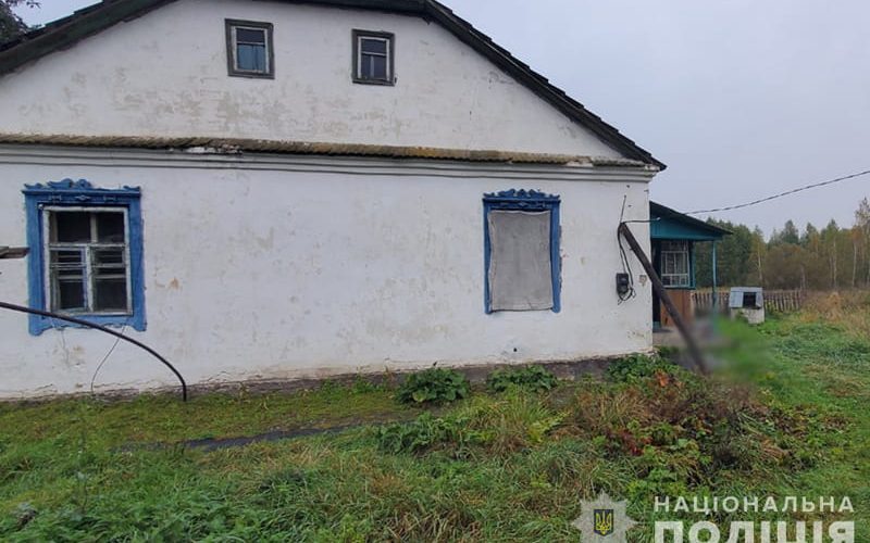 Бив пустою пляшкою, ногами, а потім вдарив ножем – коростенські поліцейські затримали вбивцю 55-річного чоловіка