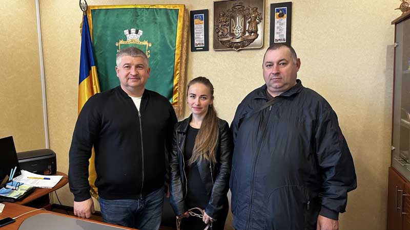 У селі Олевської громади відбувся благодійний концерт: отримані кошти передали на ЗСУ