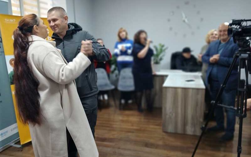 До родини в Коростені приїхав військовий, який понад 2 роки був у полоні