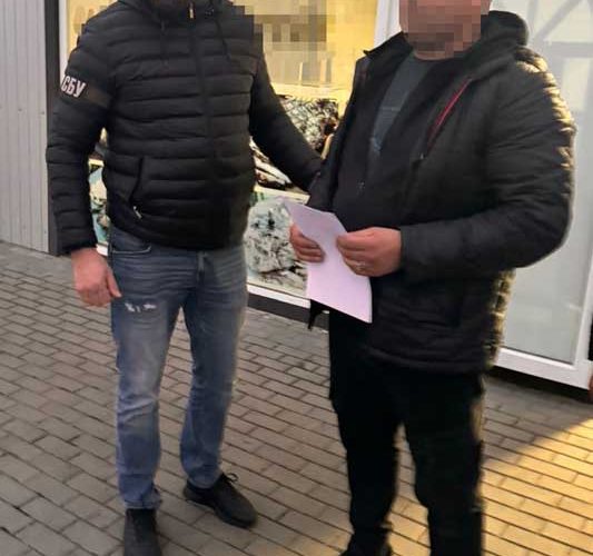 На Житомирщині викрили посадовця та двох депутатів, які вимагали мільйонний хабар у керівника КП