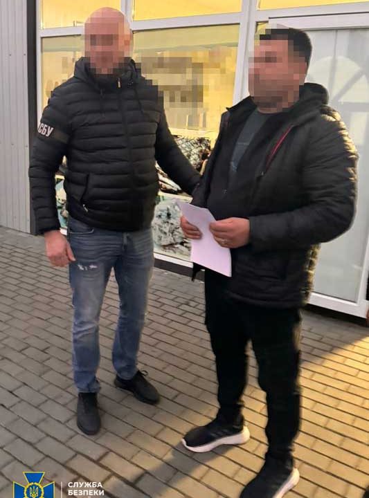 На Житомирщині викрили посадовця та двох депутатів, які вимагали мільйонний хабар у керівника КП