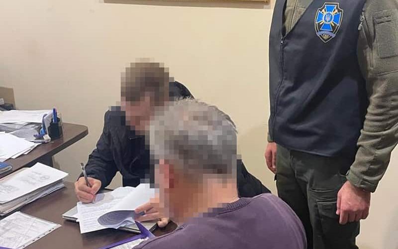 Казав, що вбивства у Бучі – то казка: СБУ викрила лікаря з Коростеня