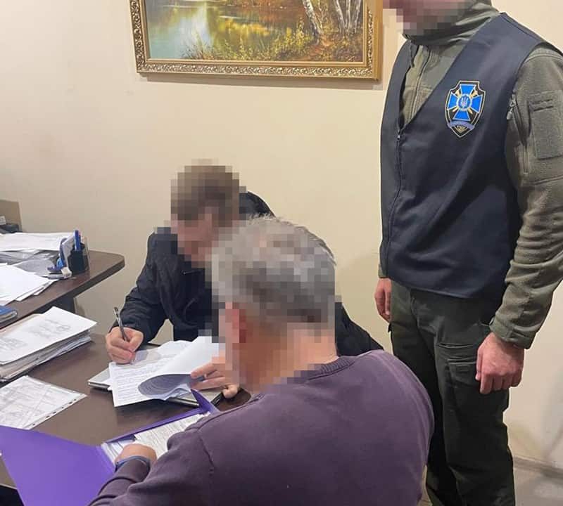 Казав, що вбивства у Бучі – то казка: СБУ викрила лікаря з Коростеня