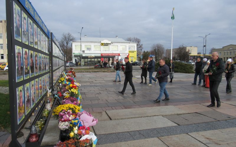 1000 днів повномасштабної війни: у Малині вшанували пам’ять Захисників України