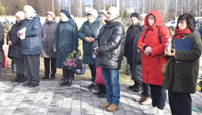 У Коростені відкрили пам’ятний знак загиблим Захисникам