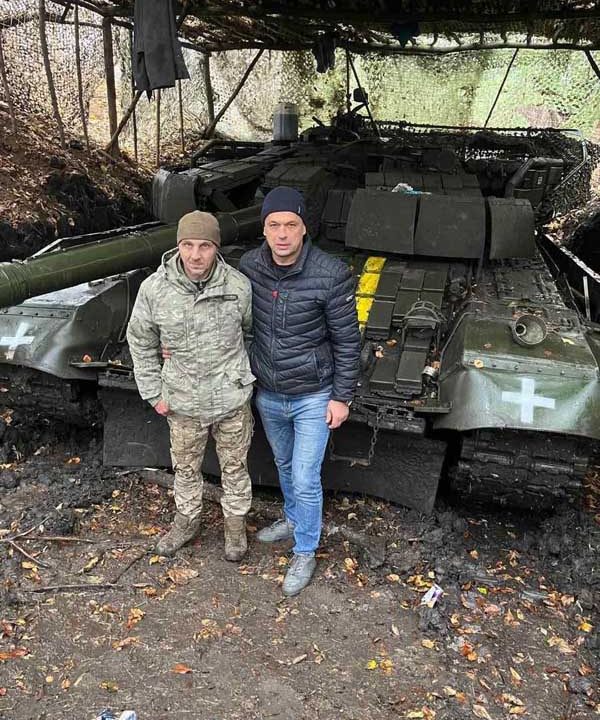 Генератори та зарядні станції передала Коростенська громада 143-му батальйону на Харківщину