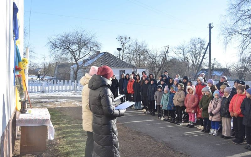 У селі Неділище відкрили меморіальну дошку коростенцю Петру Марченку