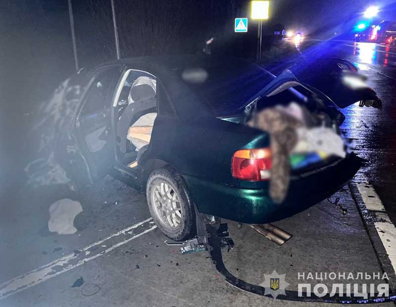 Подробиці аварії в Коростенському районі: внаслідок зіткнення автівки та бензовоза постраждали люди, учасники були п’яні
