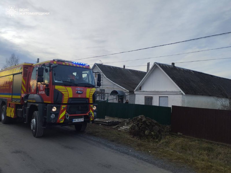 У Коростенському районі вогнеборці врятували будинок від знищення вогнем