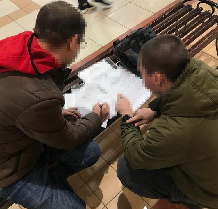 Сидів вдома замість служби на фронті і отримав незаконно 700 тис. грн зарплати: екс-податківця з Житомирщини судитимуть