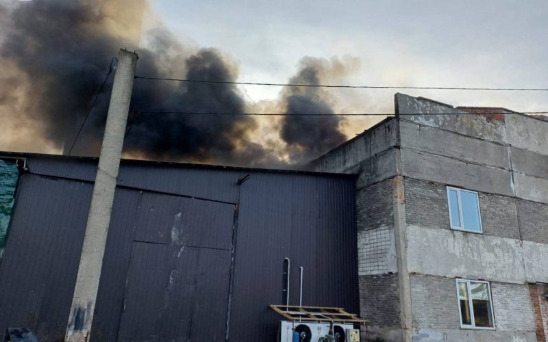 На підприємстві з перероблення тваринного жиру в Малині сталася пожежа