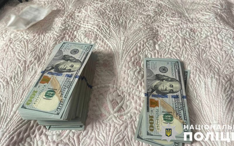 Торгував ритуальним товаром та підробленим алкоголем – на ринку в Житомирській області викрили підприємця