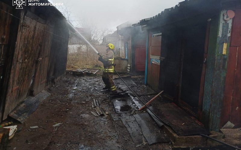 У Коростені на пожежі 31-річний чоловік отримав опіки обличчя та рук