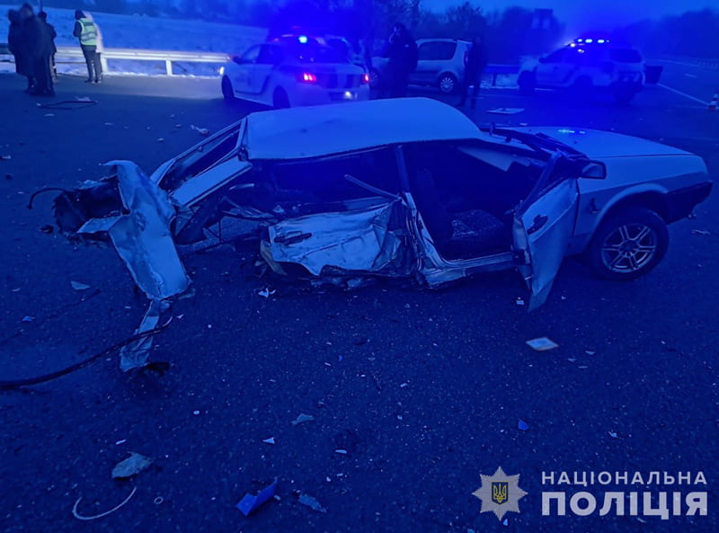 На автотрасі в Житомирській області зіштовхнулися ВАЗ та Volkswagen, загинула жінка