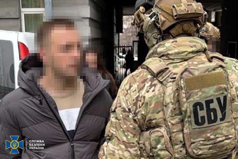 Продавав ухилянтам довідки: на Житомирщині викрили директора Центру медико-санітарної допомоги