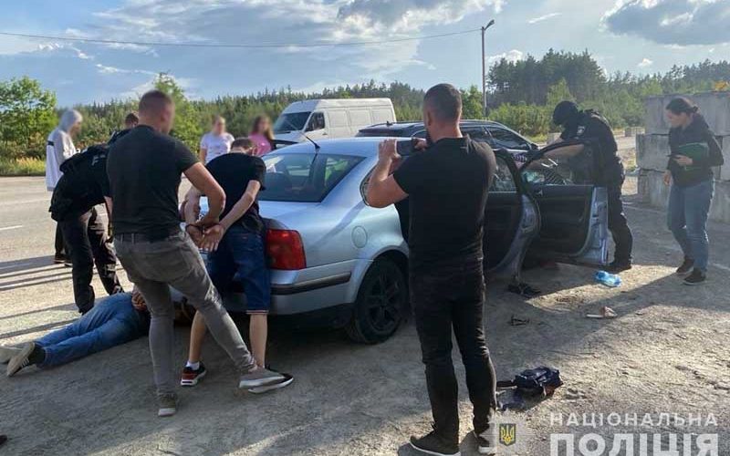 Трьох жителів Коростеня судитимуть за продаж наркотиків: їх щомісячний дохід становив близько 800 тис. грн
