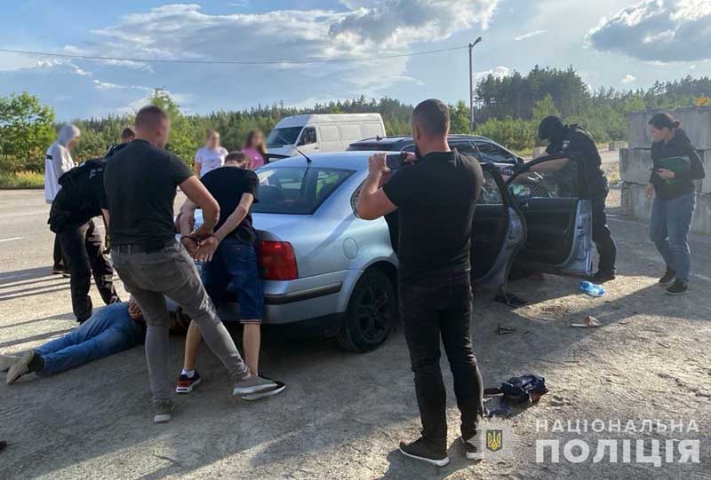Трьох жителів Коростеня судитимуть за продаж наркотиків: їх щомісячний дохід становив близько 800 тис. грн