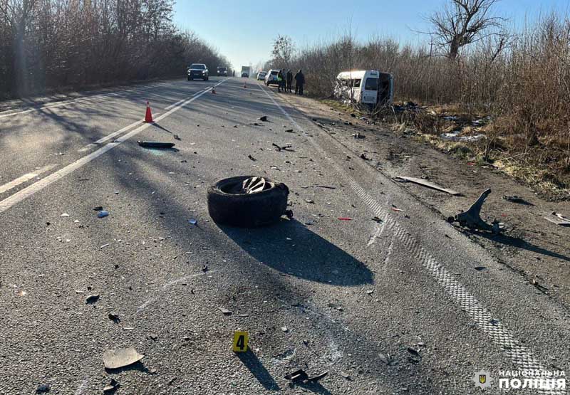 Аварія на Рівненщині: дев’ять травмованих, серед них семеро пасажирів з Житомирщини
