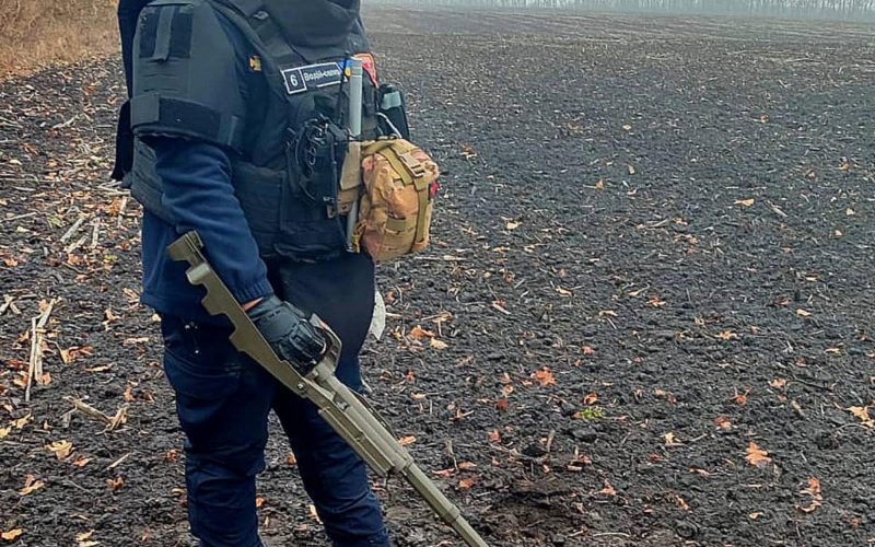 На полі одного з сіл Коростенщині місцевий житель знайшов мінометну міну