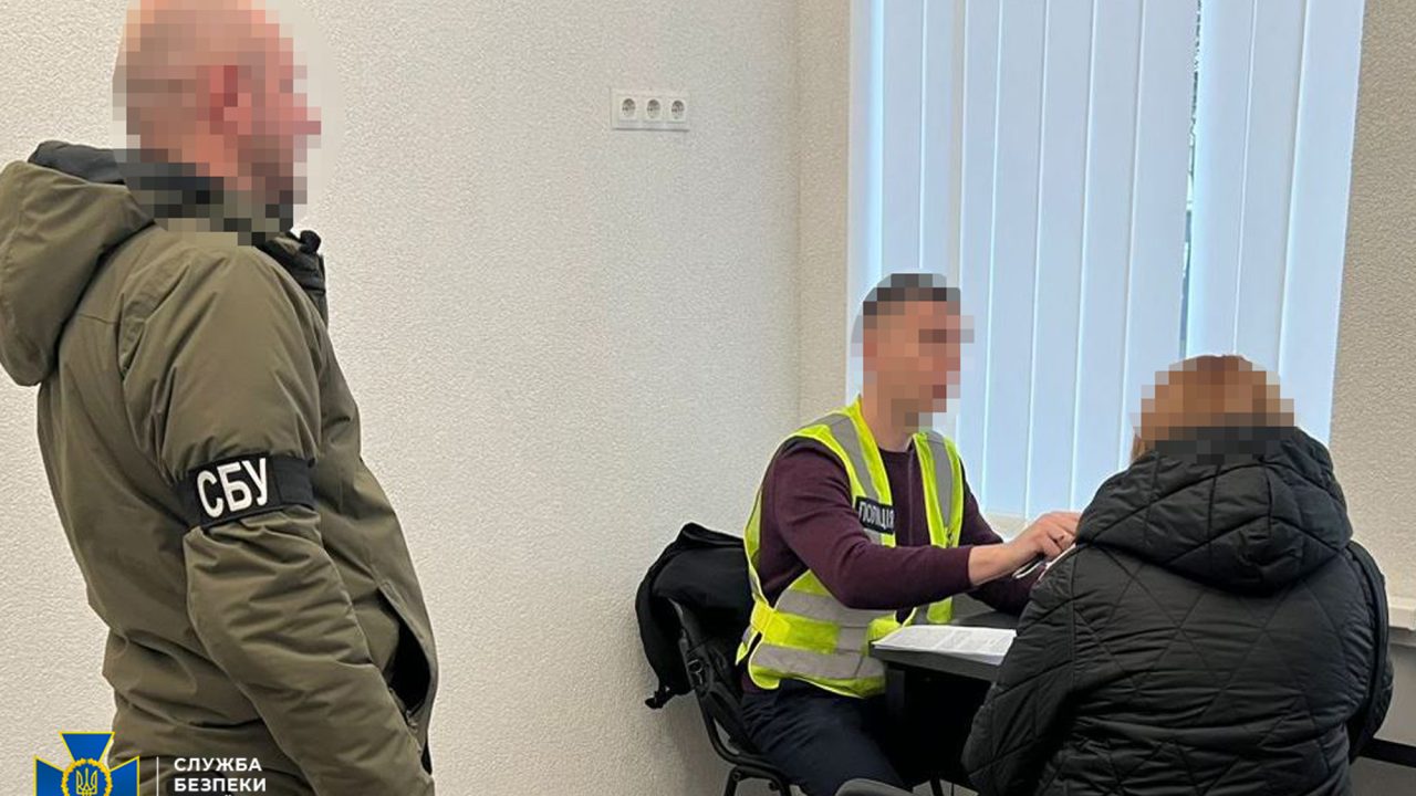 Вимагали хабар з пораненого воїна ЗСУ – на Коростенщині викрили голову та секретаря МСЕК