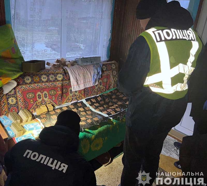 Протягом трьох днів на Житомирщині виявили та вилучили понад тисячу боєприпасів й кілограм наркотиків