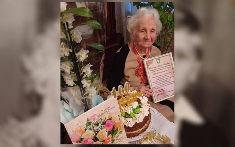 Полюбляє малювати та вишивати – малинчанка Марія Іванівна відзначила 100-річний ювілей