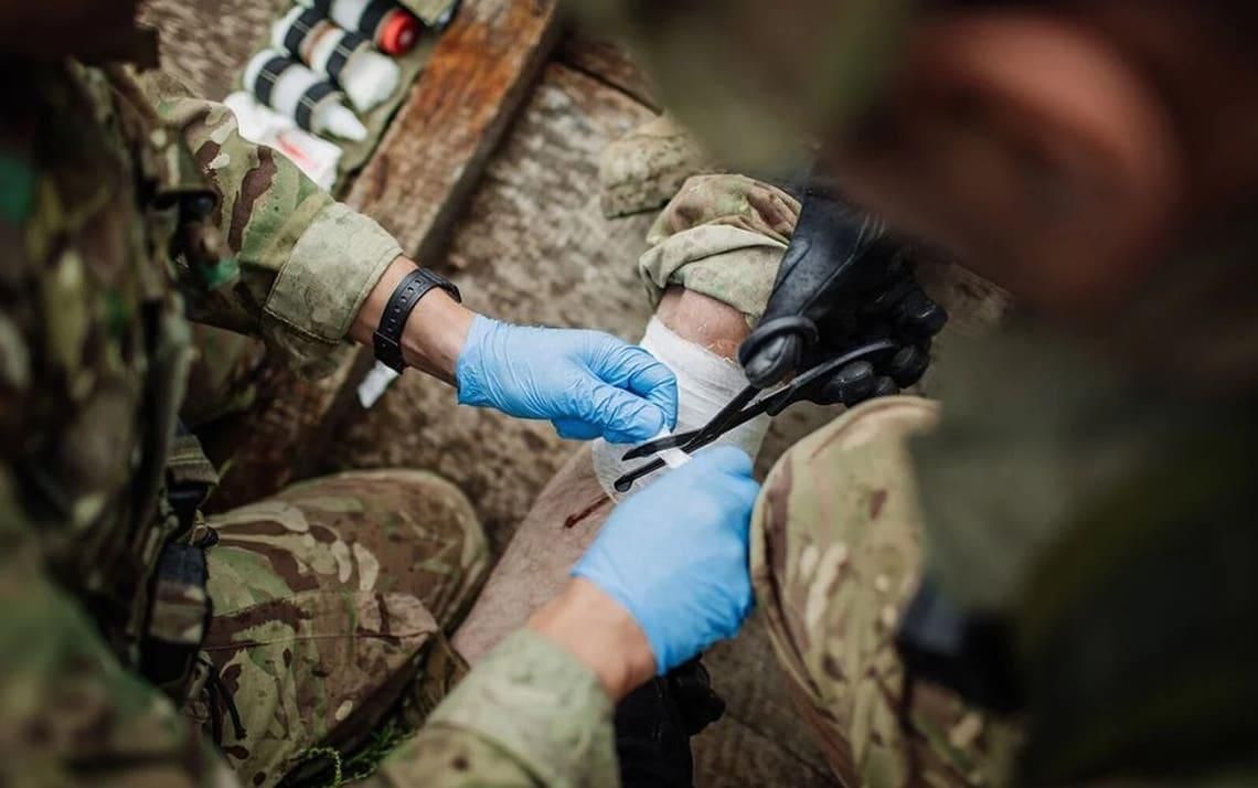 В Україні з окремих медиків знімуть бронювання та мобілізують: в МОЗ обговорили механізм