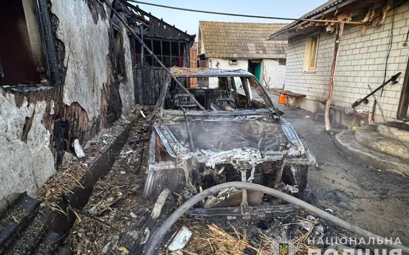 На Житомирщині під час конфлікту п’яний чоловік підпалив Volkswagen Touareg колишньої співмешканки