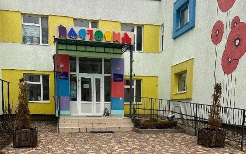На Житомирщині у дитсадок, де вихователька “шарпала” дітей, завітав представник Уповноваженого ВР