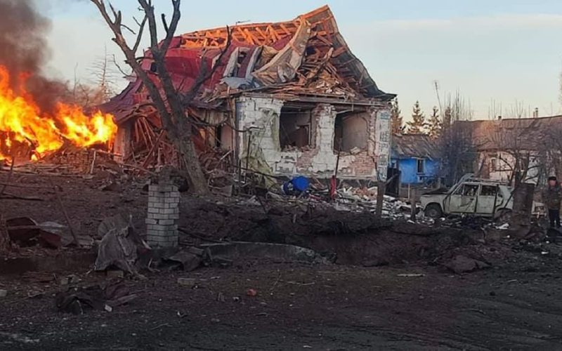 На Житомирщині уламки збитого об’єкта влучили в житловий будинок, є постраждалі