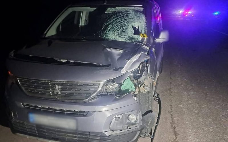 На дорозі в Овруцькій громаді Peugeot наїхав на чоловіка: від отриманих травм потерпілий загинув на місці