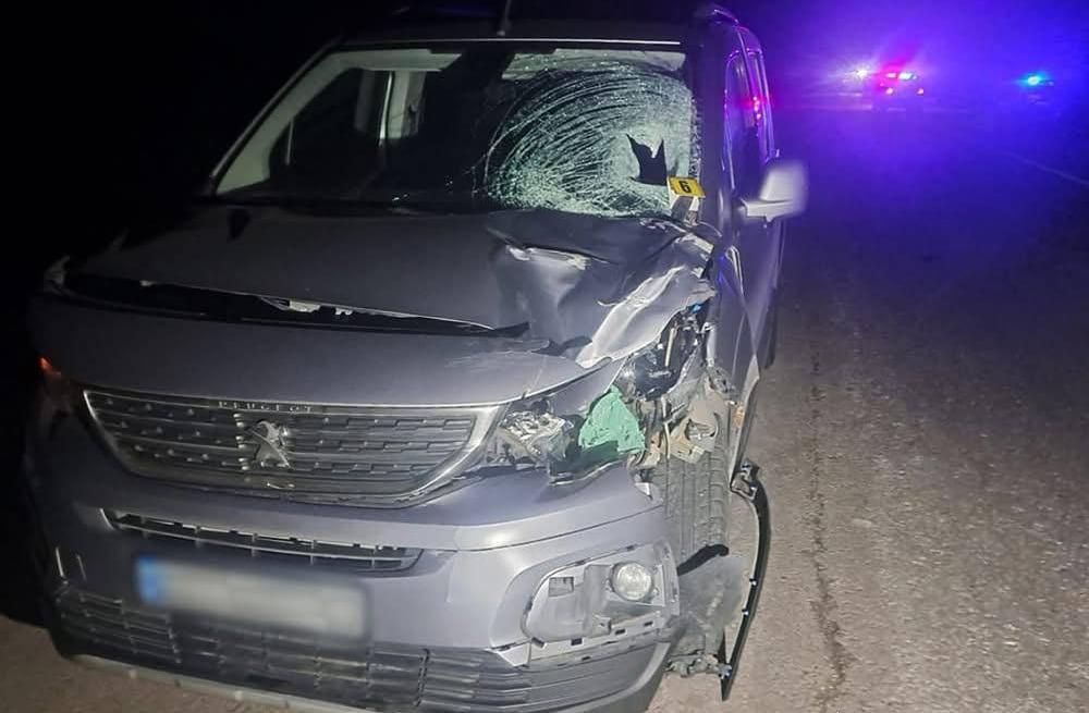 На дорозі в Овруцькій громаді Peugeot наїхав на чоловіка: від отриманих травм потерпілий загинув на місці