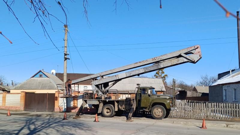 На вулицях Малина оновлюють освітлення