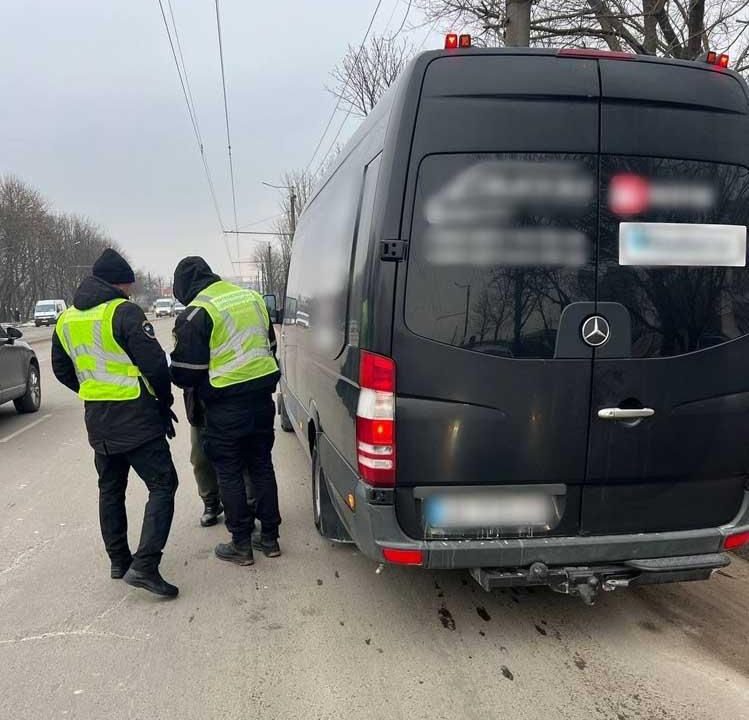 На Житомирщині оштрафували перевізника, який замість авто «надіслав» мікроавтобус із завищеною ціною