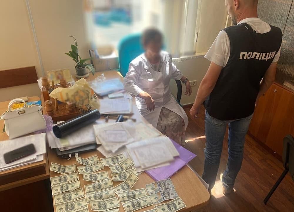 На Житомирщині перед судом постане медсестра зі спільниками: оформлювали інвалідність військовозобов’язаним