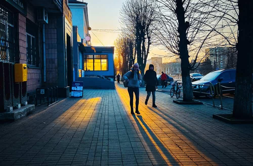Найближчими днями на Житомирщині утримається тепла погода, але з сильними поривами вітру