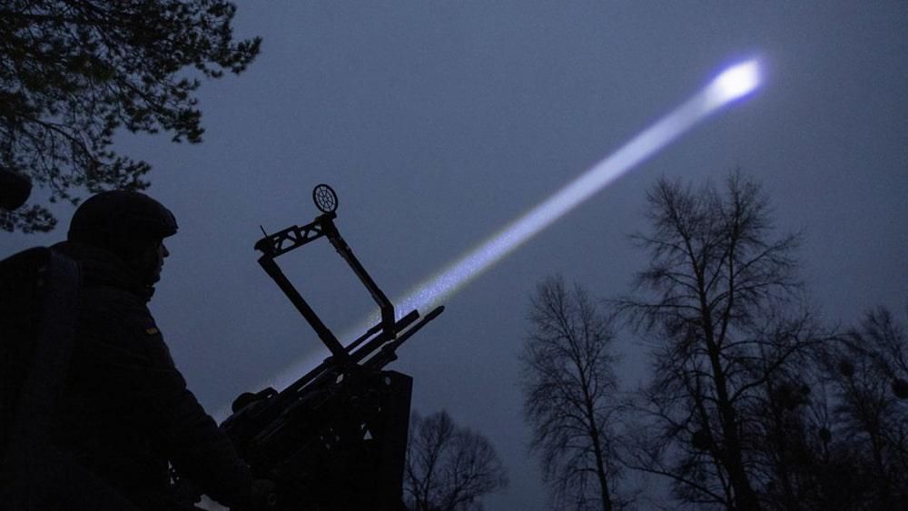 У Житомирській області лунали вибухи: повітряні сили збивали літаючі об’єкти рф