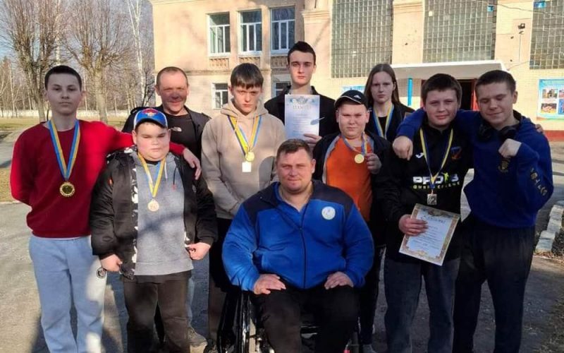 На чемпіонаті області з армрестлінгу юні коростенські спортсмени вибороли медалі