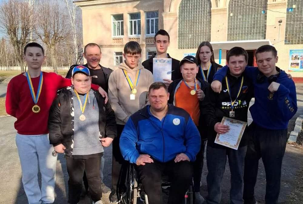 На чемпіонаті області з армрестлінгу юні коростенські спортсмени вибороли медалі