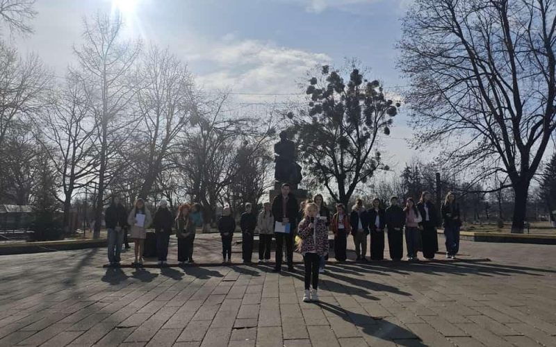 Декламували вірші та уривки з поезій –  у Лугинах вшанували пам’ять Тараса Шевченка