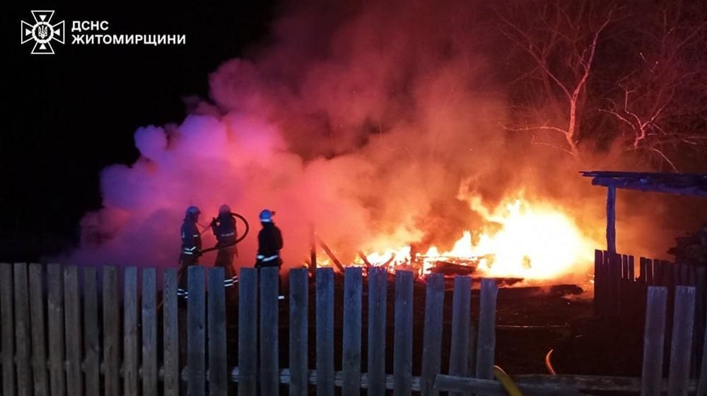 На Овруччині минулої доби горіли господарські будівлі та суха трава