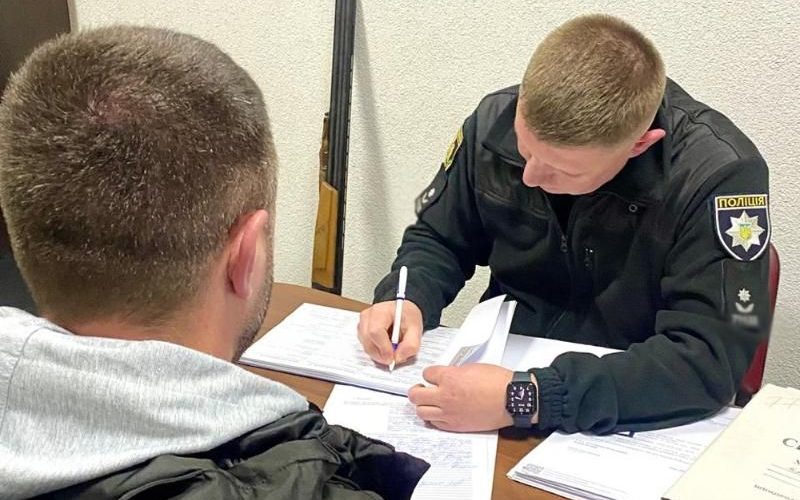 Більш як за три місяці на Житомирщині задекларували 14 автоматів, понад 50 мисливських рушниць та 6 пістолетів
