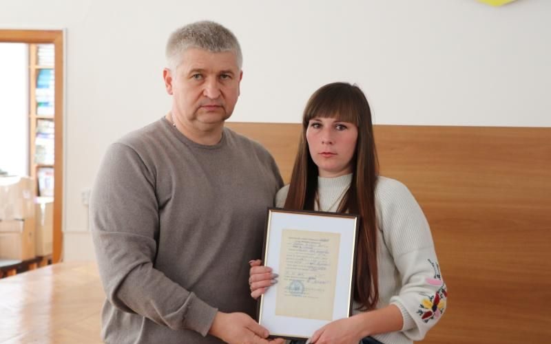 Родина загиблого Захисника отримала ордер на вселення до будинку в селі Олевської громади